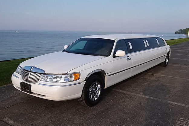 12-passenger limo rental